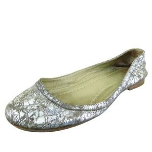 Frye Carson Crinkle Women Ballet Shoes‎ Size 7 Medium Silver Leather Slip On